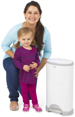 Korbell Mint Nappy Disposal System Luieremmer M250DSM 17 Korbell Mint Nappy Disposal System Luieremmer M250DSM -Baby Thuis Verkoop 27498 korbell luieremmer sfeerfoto 1