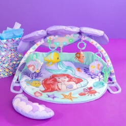 Bright Starts Disney Baby Kleine Zeemeermin Twinkle Trove Activity Gym Speelkleed K12534 -Baby Thuis Verkoop Bright Starts Speelkleed 5