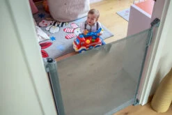 Lionelo Tulia White Oprolhek LO-TULIA WHITE 13 Lionelo Tulia White Oprolhek LO-TULIA WHITE -Baby Thuis Verkoop Lionelo Tulia Grey Veiligheidshek LO TULIA GREY 6