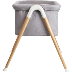 Babygo Goodnight Grey Wieg 4361 13 Babygo Goodnight Grey Wieg 4361 -Baby Thuis Verkoop babygo goodnight grey wieg aan bed 3