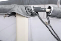 Babygo Vivaldi Grey Wieg Aan Bed 4651 -Baby Thuis Verkoop babygo vivaldi grey wieg aan bed 4651 3