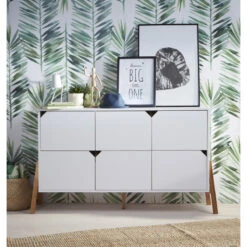 Bellamy Lotta Snow Babykamer: Ledikant/Juniorbed, Commode Met 6 Lades En 2-Deurskast 29 Bellamy Lotta Snow Babykamer: Ledikant/Juniorbed, Commode Met 6 Lades En 2-Deurskast -Baby Thuis Verkoop bellamy lotta snow commode met 6 lades lobiko6s 4 2