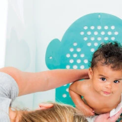 Infantino 2-in-1 Badmatje En Badspeeltjeshouder BK-205027 9 Infantino 2-in-1 Badmatje En Badspeeltjeshouder BK-205027 -Baby Thuis Verkoop infantino 2 in 1 badmatje en badspeeltjeshouder 3