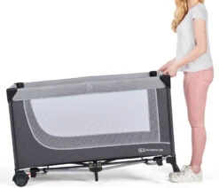 Kinderkraft Leody Pink Campingbed Met Accessoires KCLEOD00PNK00AC 21 Kinderkraft Leody Pink Campingbed Met Accessoires KCLEOD00PNK00AC -Baby Thuis Verkoop kinderkraft leody campingbed 1 1920x1920 2