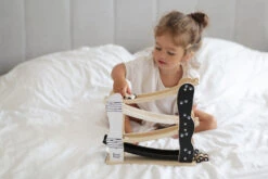 Label Label Roze Houten Autobaan LLWT-25125 -Baby Thuis Verkoop label label zwart wit houten autobaan llwt 25453 1 2