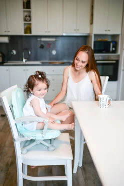 Lorelli Ego Green Inklapbare Stoelverhoger 1010048-0001 -Baby Thuis Verkoop lorelli ego green kinderstoel 1010048 0001 4 1