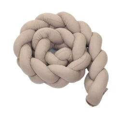 MamaLoes Amy Ajour Nougat 210 Cm Braided Bedbumper 84269 -Baby Thuis Verkoop mamaloes amy ajour nougat 210 cm braided bedbumper 84269 3