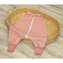 MamaLoes Amy Pure Roze 6-12 Mnd Onesie Slaapzak 85373 -Baby Thuis Verkoop mamaloes amy pure roze onesie slaapzak 2 1