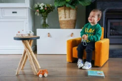 Ding Jamie Velvet Zwart Kinderfauteuil DI-34203 -Baby Thuis Verkoop mamaloes ding jamie 04 5