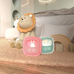 MOB Billy Terrazzo Grenadine Klok En Nachtlampje BILLY-GRENA-01 -Baby Thuis Verkoop mob billy terrazzo klok en nachtlampje sfeer 2