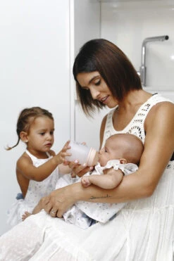 Suavinex Zero.Zero Anti-Colic Adaptable Flow Zuigfles 180ml SXZBRF049993 16 Suavinex Zero.Zero Anti-Colic Adaptable Flow Zuigfles 180ml SXZBRF049993 -Baby Thuis Verkoop suavinex zer .zer anti colic zuigfles 4