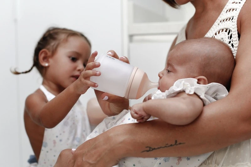 Suavinex Zero.Zero Anti-Colic Medium Flow Zuigfles 270ml SXZBRF050012 8 Suavinex Zero.Zero Anti-Colic Medium Flow Zuigfles 270ml SXZBRF050012 - Afbeelding 6