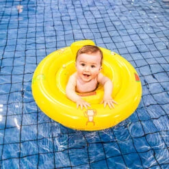 Swim Essentials Baby Float Geel 0-1 Jaar Zwemring -Baby Thuis Verkoop swim essentials baby float geel 0 1 jaar zwemring 03