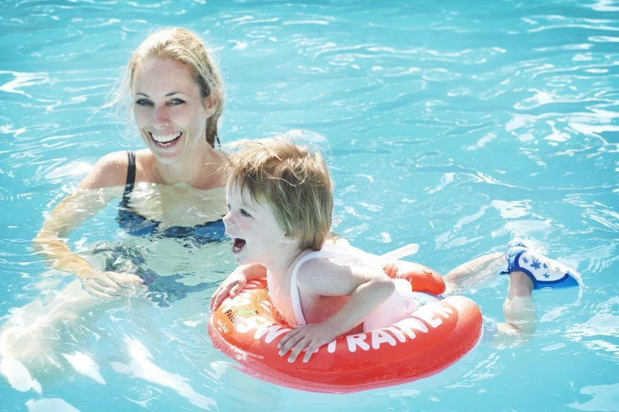 Freds Swim Academy Swimtrainer Classic Rood 3mnd - 4jr (6-18kg) 10110 5 Freds Swim Academy Swimtrainer Classic Rood 3mnd - 4jr (6-18kg) 10110 - Afbeelding 3