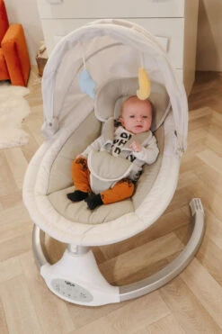 Tryco Hugg Silver/White Swing Babyschommel TR-282702 -Baby Thuis Verkoop tr 282702 hugg silver white swing 01 1920x1920