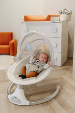 Tryco Hugg Silver/White Swing Babyschommel TR-282702 -Baby Thuis Verkoop tr 282702 hugg silver white swing 02 1920x1920