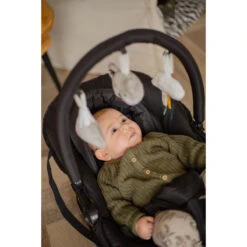 Tryco Koala Kyle Zwart Wipstoel TR-272701 20 Tryco Koala Kyle Zwart Wipstoel TR-272701 -Baby Thuis Verkoop tryco koala kyle zwart wipstoel tr 272701 sfeer3 1